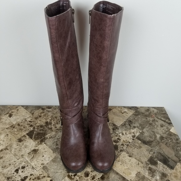 Kenneth Cole Reaction Brown Boots - Picture 4 of 8